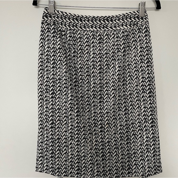 Banana republic pencil skirt - Picture 1 of 10